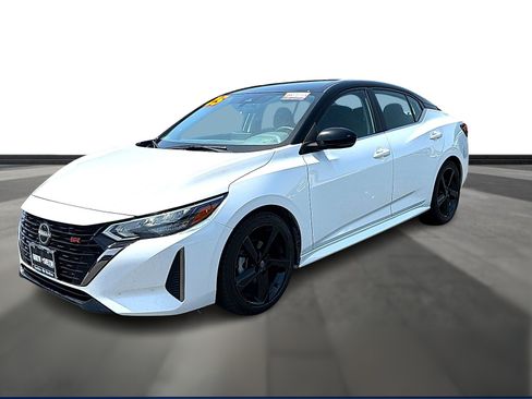 Used 2025 Nissan Sentra SR FWD image 1