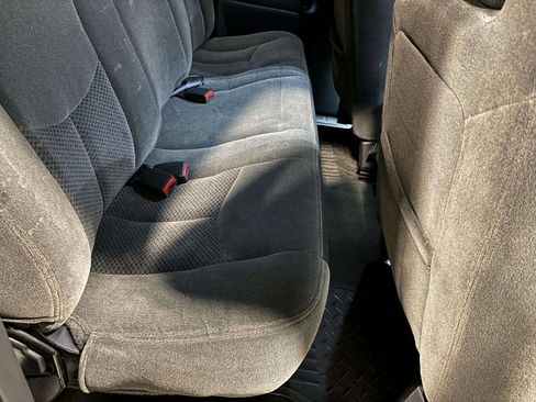 Used 2003 Chevrolet Silverado 2500 LS image 19