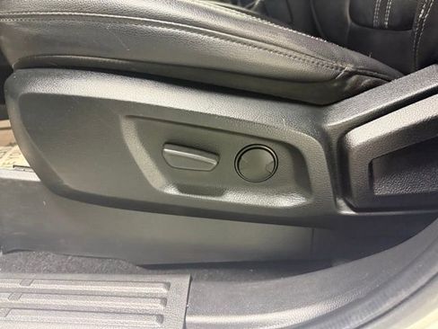 Used 2019 Ford Ranger Lariat w/ Equipment Group 501A Mid image 12