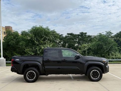 Used 2026 Toyota Tacoma TRD Off-Road AWD/4WD image 4
