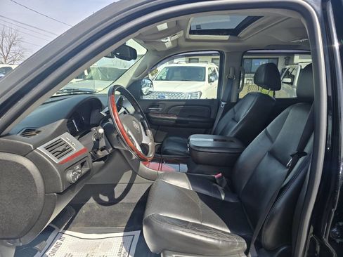 Used 2008 Cadillac Escalade EXT image 7