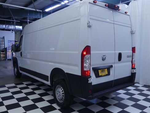 Used 2024 RAM ProMaster 2500 w/ Convenience Group FWD image 6
