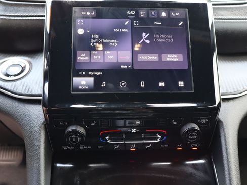 Used 2023 Jeep Grand Cherokee Altitude RWD image 36