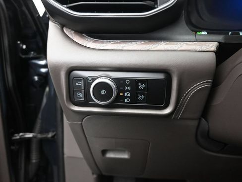 Certified 2023 Ford Explorer Platinum AWD/4WD image 13