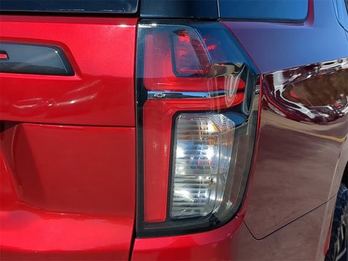 Used 2022 Chevrolet Tahoe Z71 w/ Luxury Package image 8