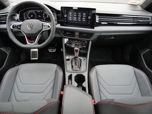 Certified 2025 Volkswagen Jetta GLI Autobahn image 10