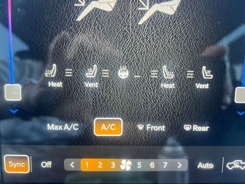 Used 2024 RAM 2500 Laramie AWD/4WD image 54