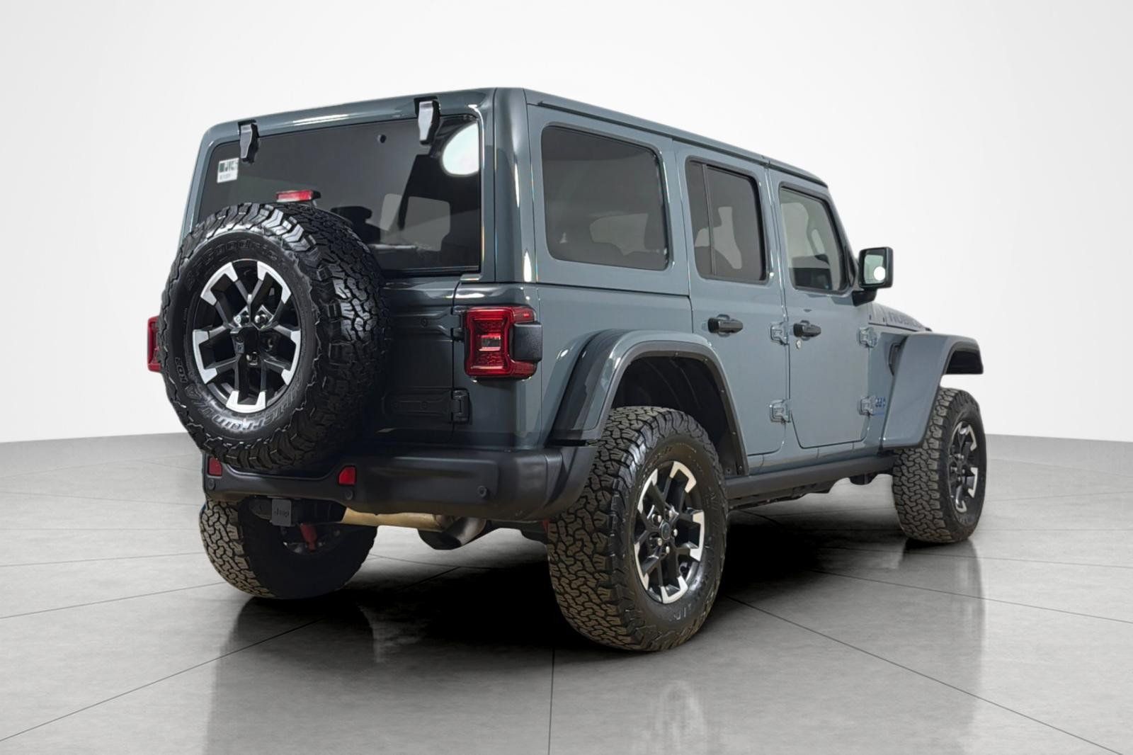 Used 2024 Jeep Wrangler Unlimited Rubicon 4xe AWD/4WD image 5