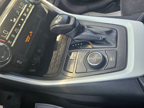 Used 2021 Toyota RAV4 LE AWD/4WD image 22