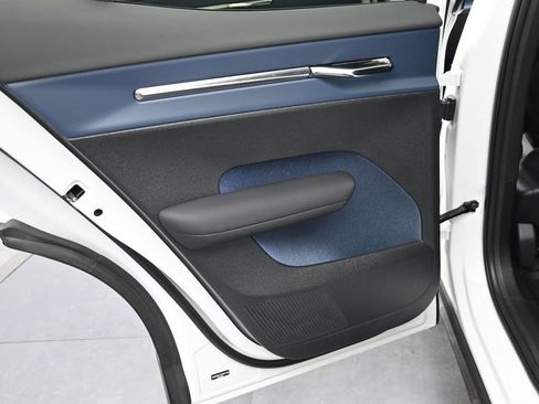 New 2026 Volvo EX30 Cross Country Ultra w/ Protection Package Premier AWD/4WD image 14