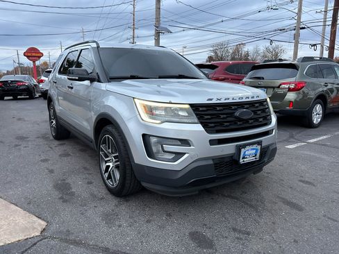 Used 2017 Ford Explorer Sport image 12