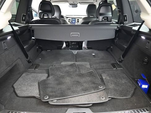 Certified 2024 Volvo XC90 B6 Plus image 18