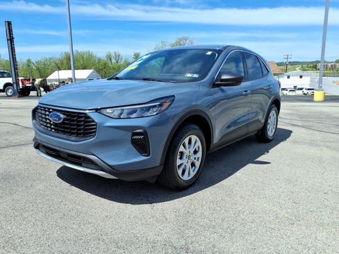Used 2024 Ford Escape Active w/ Tech Pack #1 AWD/4WD image 1