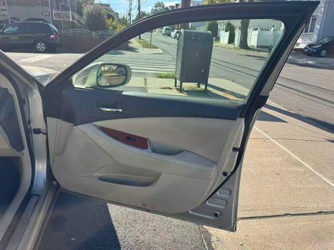 Used 2010 Lexus ES 350 image 8
