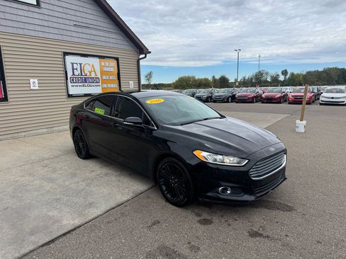 Used 2016 Ford Fusion SE w/ Equipment Group 202A image 3