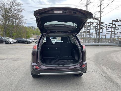 Used 2018 Toyota RAV4 XLE AWD/4WD image 13