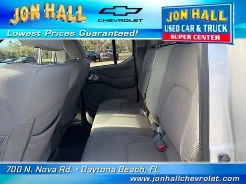 Used 2018 Nissan Frontier SV image 20