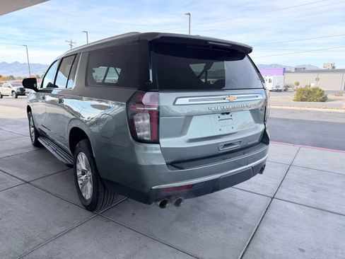 Used 2023 Chevrolet Suburban Premier image 5