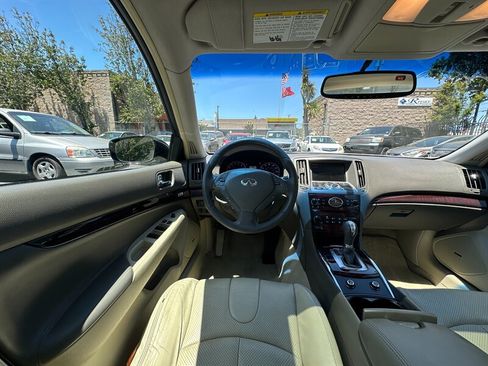 Used 2010 INFINITI G37 Journey w/ Premium Pkg RWD image 16