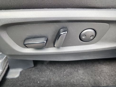 New 2025 Nissan Pathfinder SV image 12