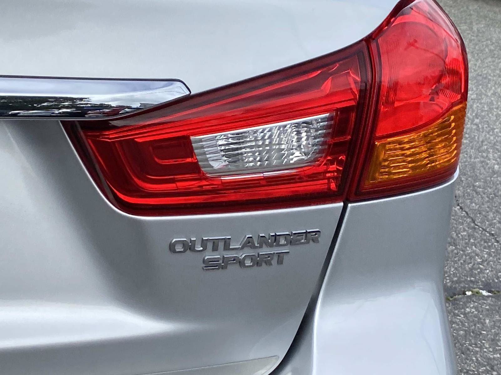 Used 2019 Mitsubishi Outlander Sport ES AWD/4WD image 5