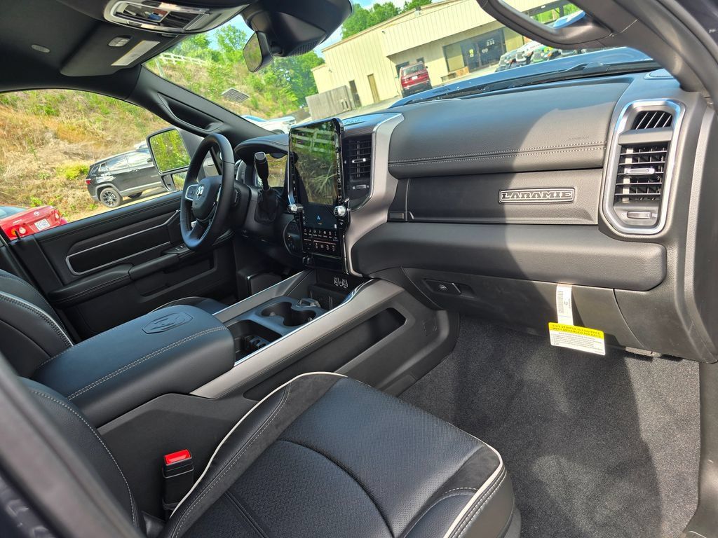 New 2026 RAM 3500 Laramie AWD/4WD image 26