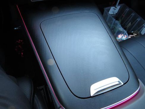 Used 2025 Mercedes-Benz E 350 4MATIC Sedan image 17