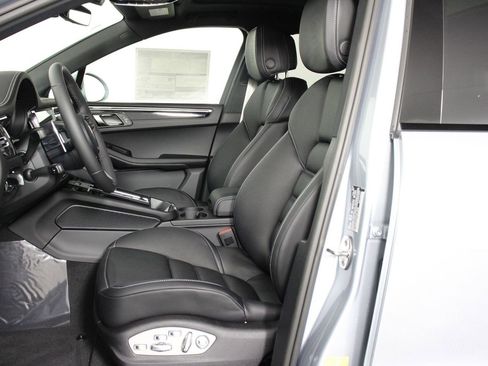 New 2026 Porsche Macan S image 5