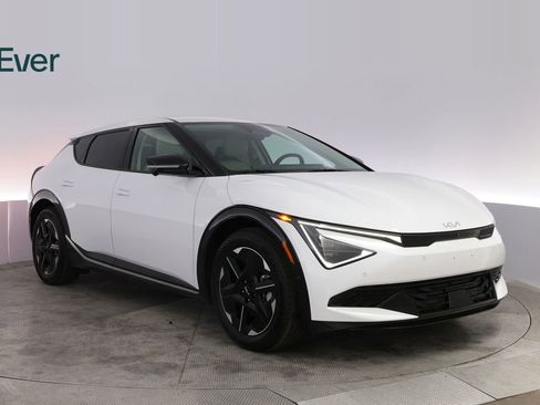 Used 2025 Kia EV6 Wind image 13