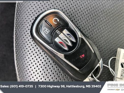 Used 2024 Buick Encore GX Avenir image 9