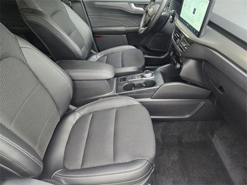 New 2025 Ford Escape SE image 11