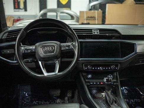 Used 2020 Audi Q3 2.0T Premium Plus w/ Premium Plus Package image 19