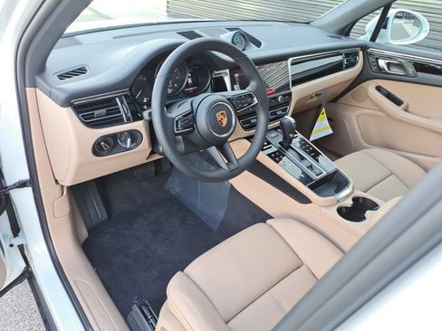 Used 2026 Porsche Macan AWD/4WD image 4