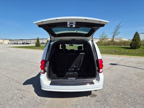 Used 2017 Dodge Grand Caravan GT FWD image 10
