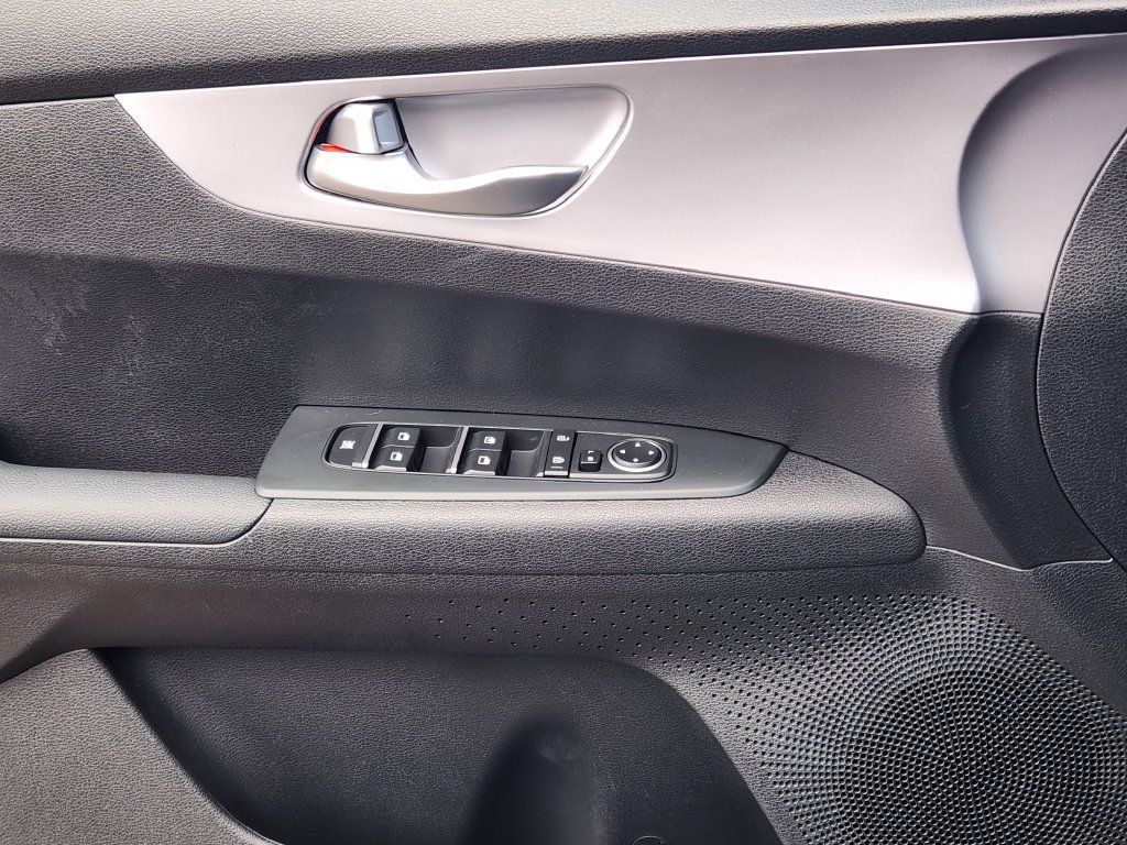 Used 2024 Kia Forte LXS FWD image 22