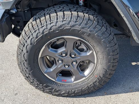 Used 2020 Jeep Gladiator Rubicon image 25