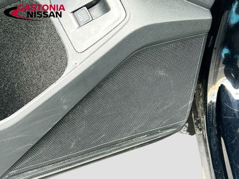 Used 2024 Volkswagen Tiguan SE image 23