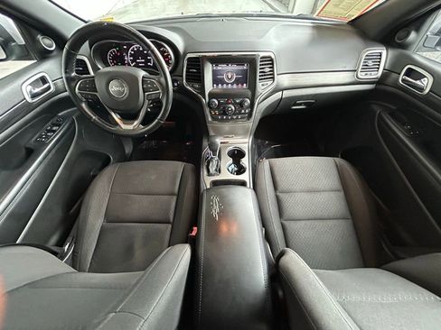 Used 2019 Jeep Grand Cherokee Laredo image 36