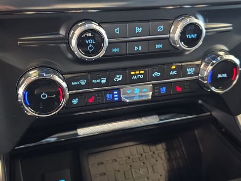 Used 2024 Ford F150 Lariat w/ Bed Utility Package AWD/4WD image 32