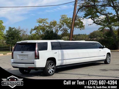 Used 2016 Cadillac Escalade 2WD image 6