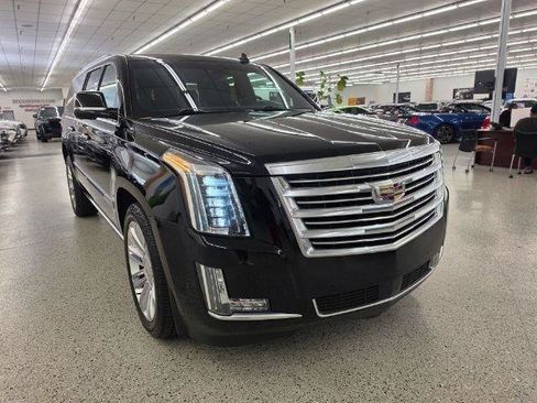 Used 2019 Cadillac Escalade ESV Platinum AWD/4WD image 3