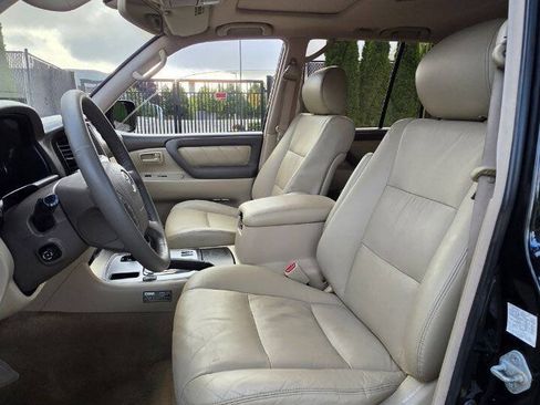 Used 2003 Toyota Land Cruiser w/ Convenience Pkg AWD/4WD image 9