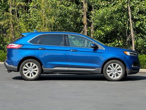 Used 2020 Ford Edge Titanium w/ Equipment Group 301A AWD/4WD image 4