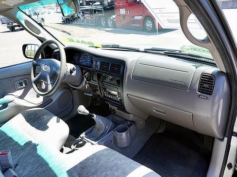 Used 2003 Toyota Tacoma 2WD Regular Cab image 12