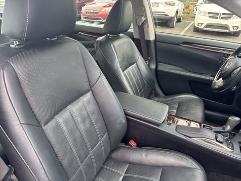 Used 2016 Lexus ES 300h w/ Luxury Package w/Wood Trim image 36