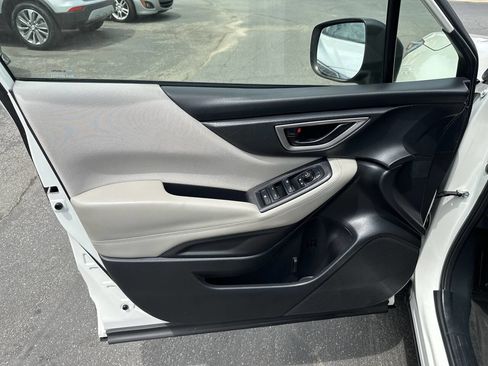 Used 2019 Subaru Forester AWD/4WD image 10