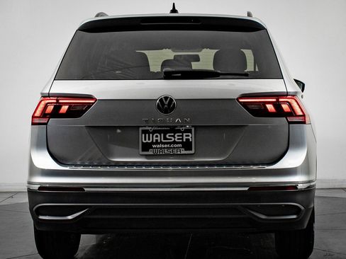 Used 2022 Volkswagen Tiguan S image 10