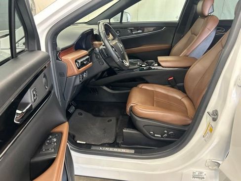 Used 2023 Lincoln Nautilus Reserve w/ Equipment Group 201A AWD/4WD image 10