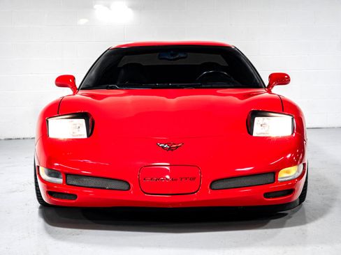 Used 2002 Chevrolet Corvette Z06 w/ Memory Pkg image 8