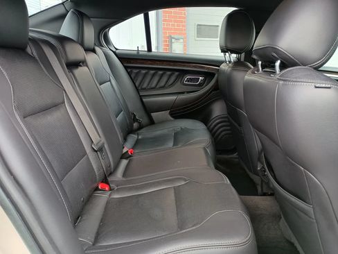 Used 2018 Ford Taurus Limited FWD image 11